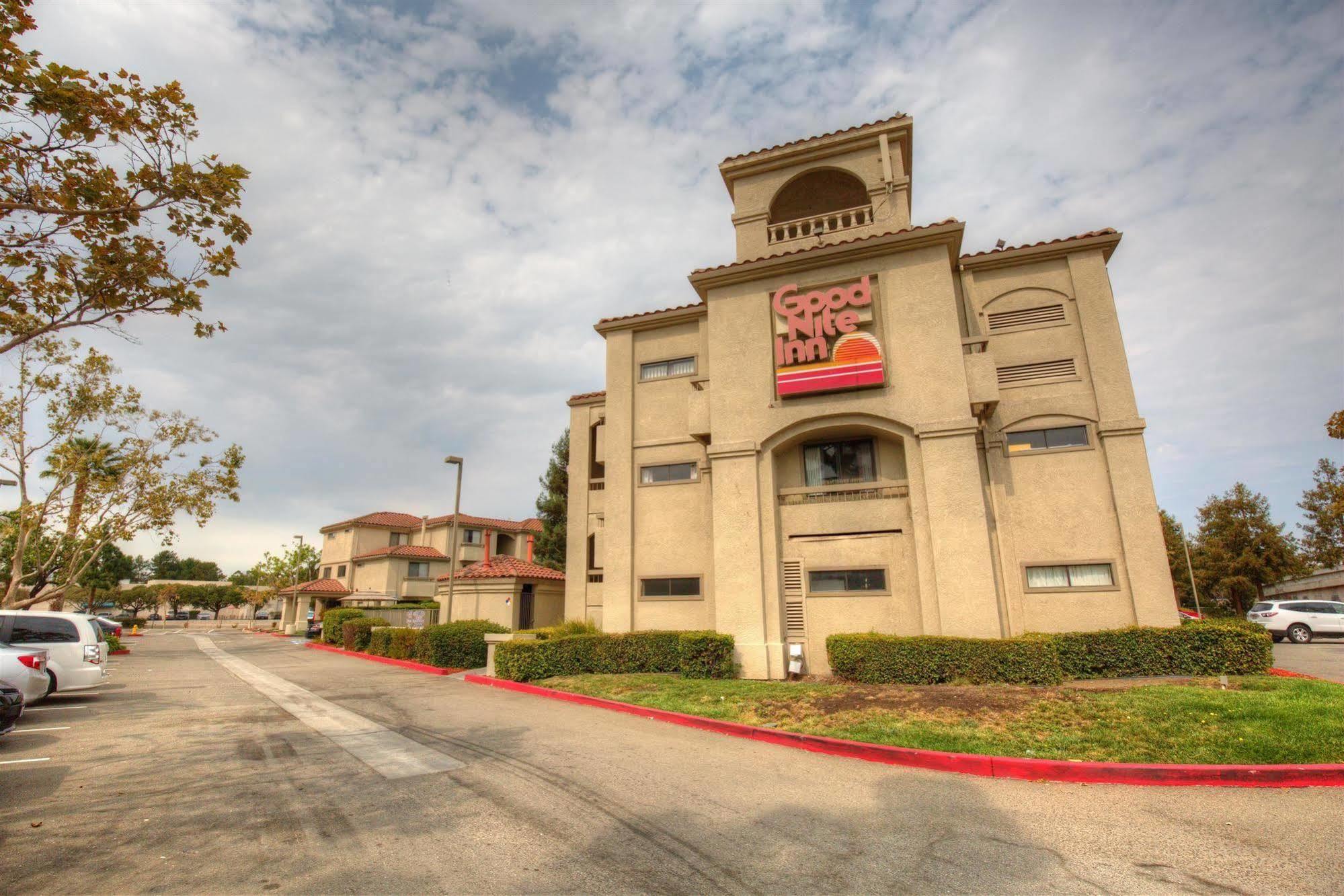 Good Nite Inn Fremont Bagian luar foto