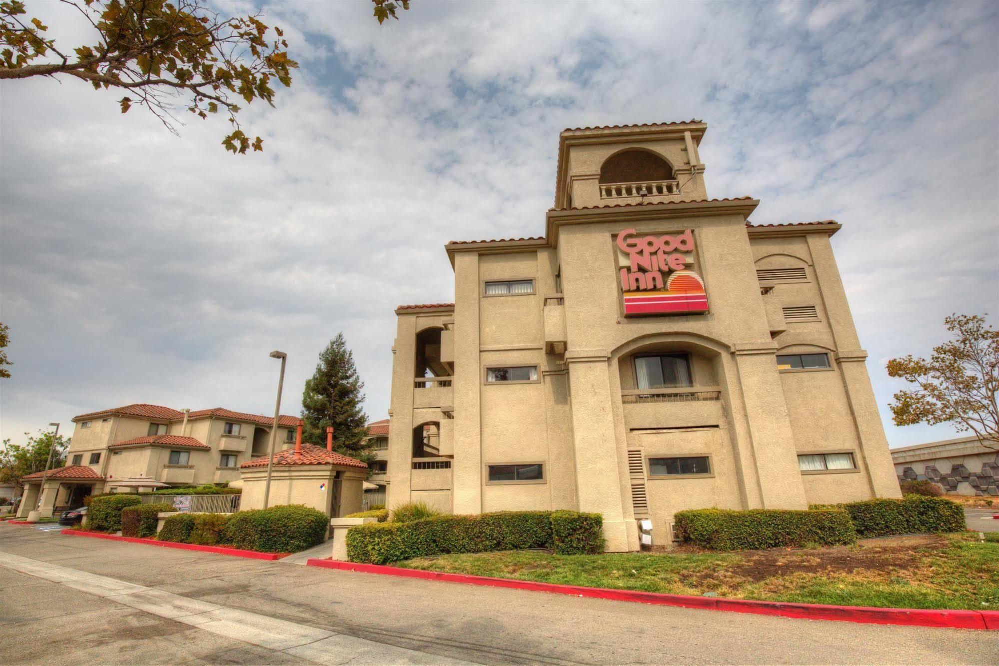 Good Nite Inn Fremont Bagian luar foto